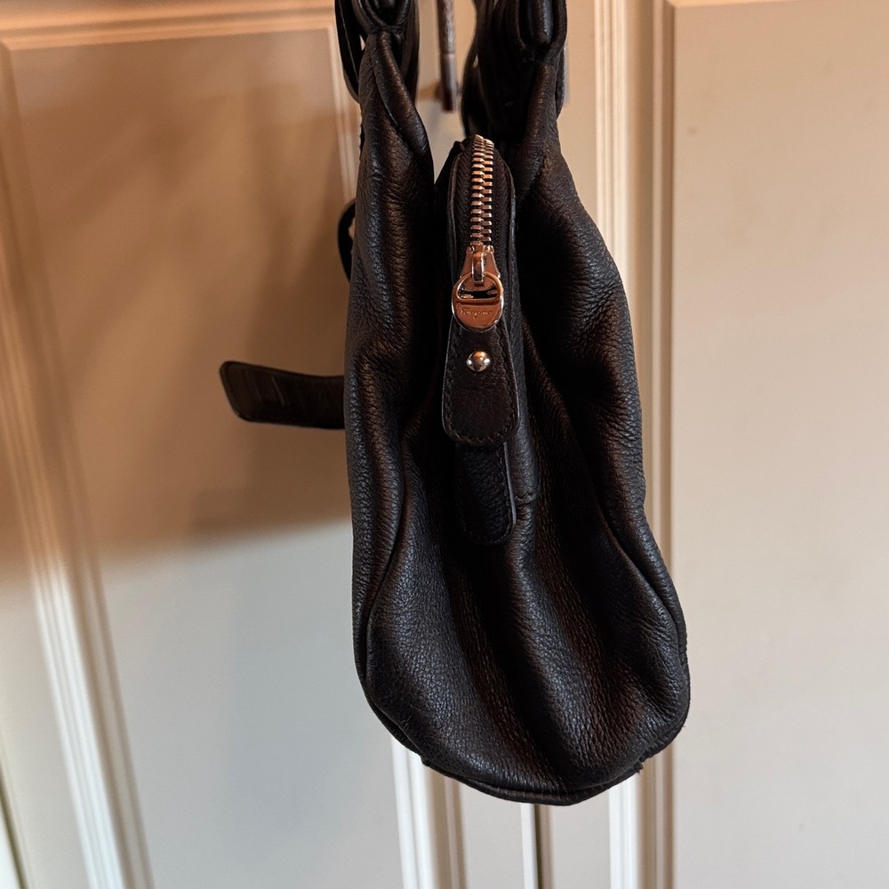 AUTHENTICATED Salvatore Ferragamo Tote Handbag Black Genuine Leather - Picture 7 of 13